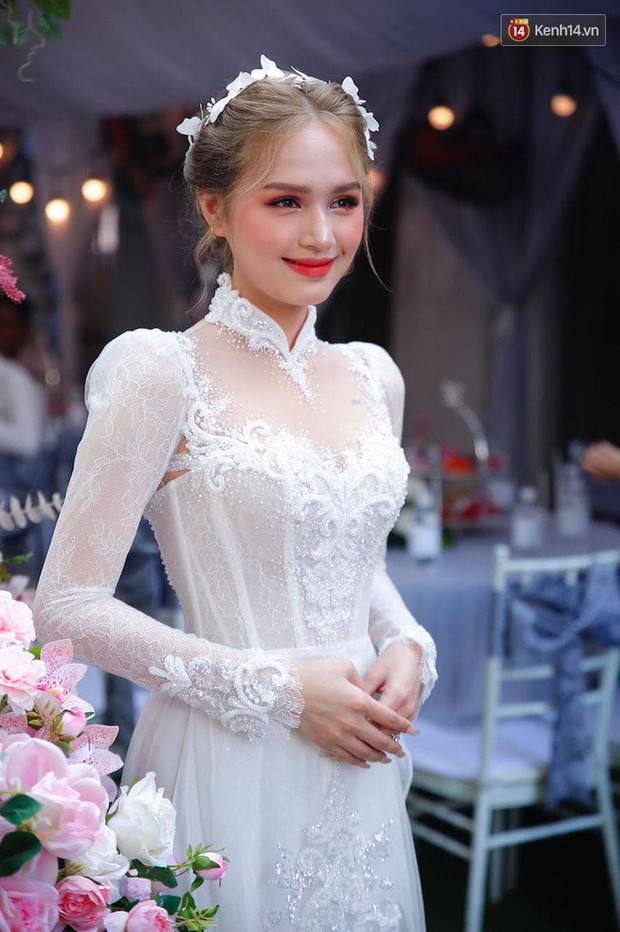 So nhan sắc Xoài Non lúc ở nhà và khi làm cô dâu: Đừng đùa với khả năng biến hình của con gái! - Ảnh 5. So nhan sắc Xoài Non lúc ở nhà và khi làm cô dâu: Đừng đùa với khả năng biến hình của con gái! - Ảnh 5.
