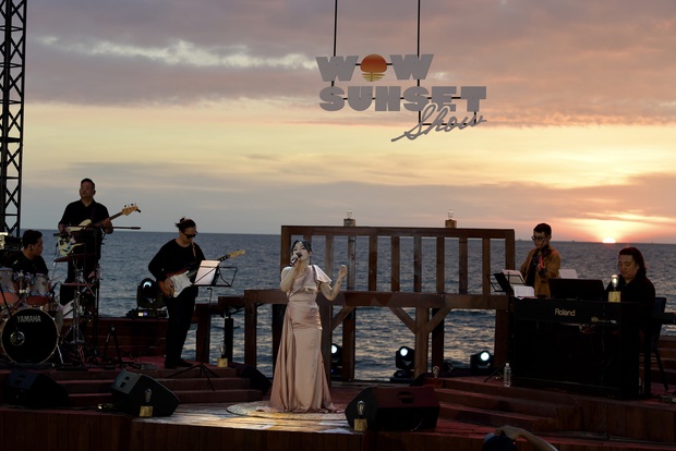 Nguyên Hà thích hát tại WOW Sunset Show vì kiểu gì cũng có hình đẹp, Lê Hiếu bật mí ca khúc bắt trúng tâm trạng khi yêu - Ảnh 6. Nguyên Hà thích hát tại WOW Sunset Show vì kiểu gì cũng có hình đẹp, Lê Hiếu bật mí ca khúc bắt trúng tâm trạng khi yêu - Ảnh 6.