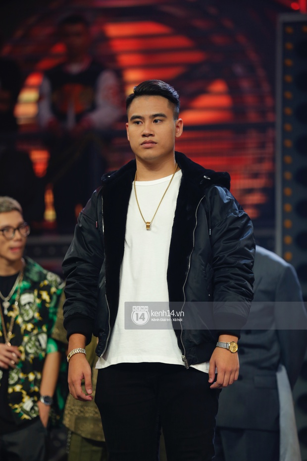 Trấn Thành khoe ảnh selfie cực hot bên cả Quán quân - Á quân Rap Việt, đôi mắt của GDucky sau khi hụt giải gây chú ý - Ảnh 3.