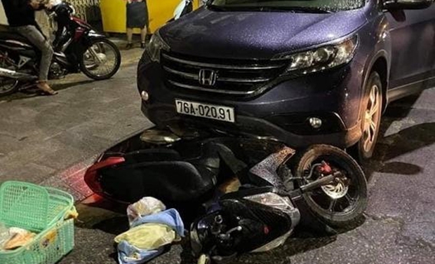 The case of a female driver driving a cardboard car, dragging a motorcycle to give birth to the pregnant woman: Luckily, the mother and daughter are safe, the girl is born with a weight of 3.4 kg - Photo 8.