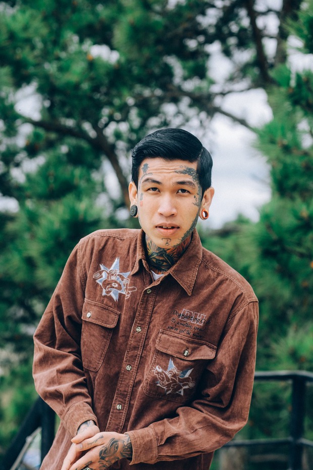 Bức vẽ chú dế và chú vịt ôm nhau đồng loạt được Dế Choắt và Karik chia sẻ quá đỗi dễ thương, đọc thêm dòng chú thích lại thêm ấm lòng - Ảnh 2.