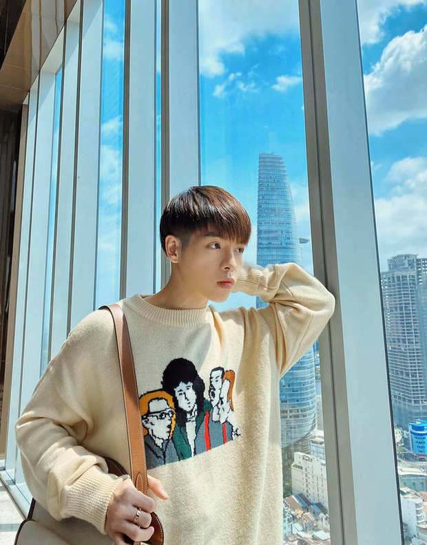 Đức Phúc về thăm trường cấp 3, chỉ làm một hành động nhỏ mà được khen tới tấp - Ảnh 2.