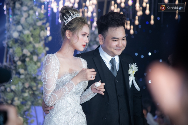 Vợ streamer giàu nhất Việt Nam đáp trả khi bị antifan chọc ngoáy: Đám cưới làm lố thì sớm chia tay - Ảnh 1.