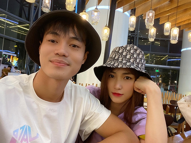 Lộ ảnh Văn Toàn rạng rỡ gặp Hòa Minzy với hội bạn Quang Hải, mối quan hệ bao năm khiến dân tình thích thú - Ảnh 4. Lộ ảnh Văn Toàn rạng rỡ gặp Hòa Minzy với hội bạn Quang Hải, mối quan hệ bao năm khiến dân tình thích thú - Ảnh 4.