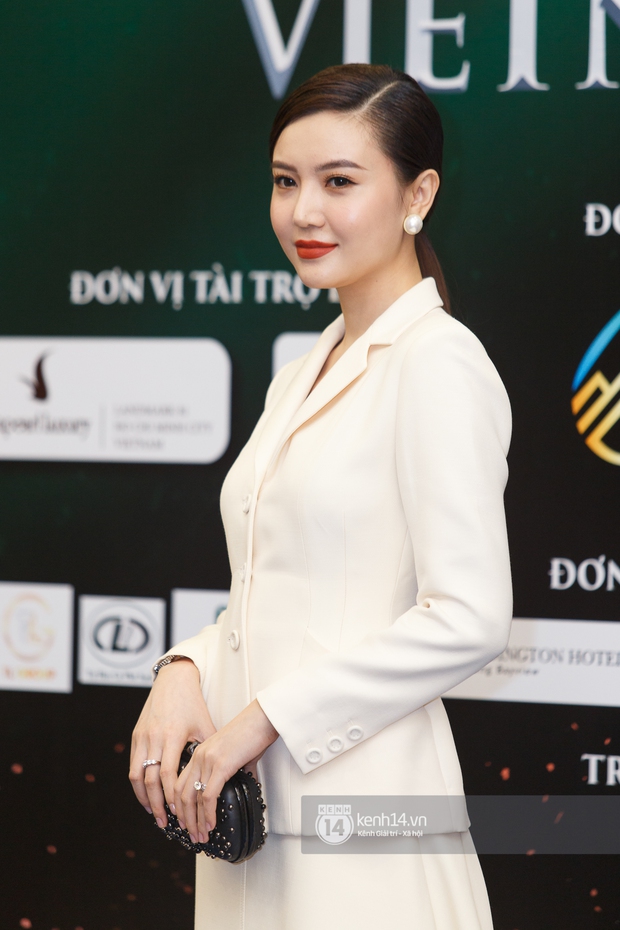 Ngọc Duyên tái xuất hậu tin đồn ly hôn chồng tỷ phú, Hoa hậu Khánh Ngân cùng dàn thí sinh đọ sắc cực căng tại Miss Tourism Vietnam 2020 - Ảnh 3. Ngọc Duyên tái xuất hậu tin đồn ly hôn chồng tỷ phú, Hoa hậu Khánh Ngân cùng dàn thí sinh đọ sắc cực căng tại Miss Tourism Vietnam 2020 - Ảnh 3.