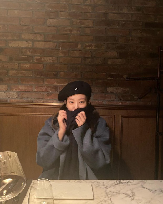 Nghi Jennie (BLACKPINK) lộ “hint” tình bạn với Jessica, netizen thắc mắc mối quan hệ bất chấp bùng binh với Kai - Krystal - Ảnh 4.