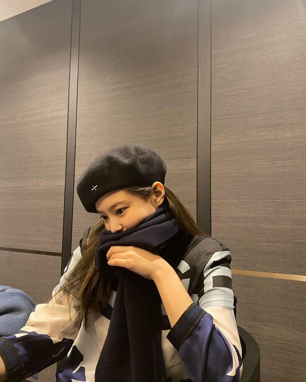 Nghi Jennie (BLACKPINK) lộ “hint” tình bạn với Jessica, netizen thắc mắc mối quan hệ bất chấp bùng binh với Kai - Krystal - Ảnh 3.