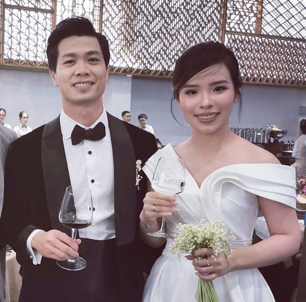 Hé lộ thân phận khủng của vợ các cầu thủ: Người là con Giám đốc ngân hàng nhà nước, người là ái nữ cựu chủ tịch CLB bóng đá - Ảnh 1. Hé lộ thân phận khủng của vợ các cầu thủ: Người là con Giám đốc ngân hàng nhà nước, người là ái nữ cựu chủ tịch CLB bóng đá - Ảnh 1.
