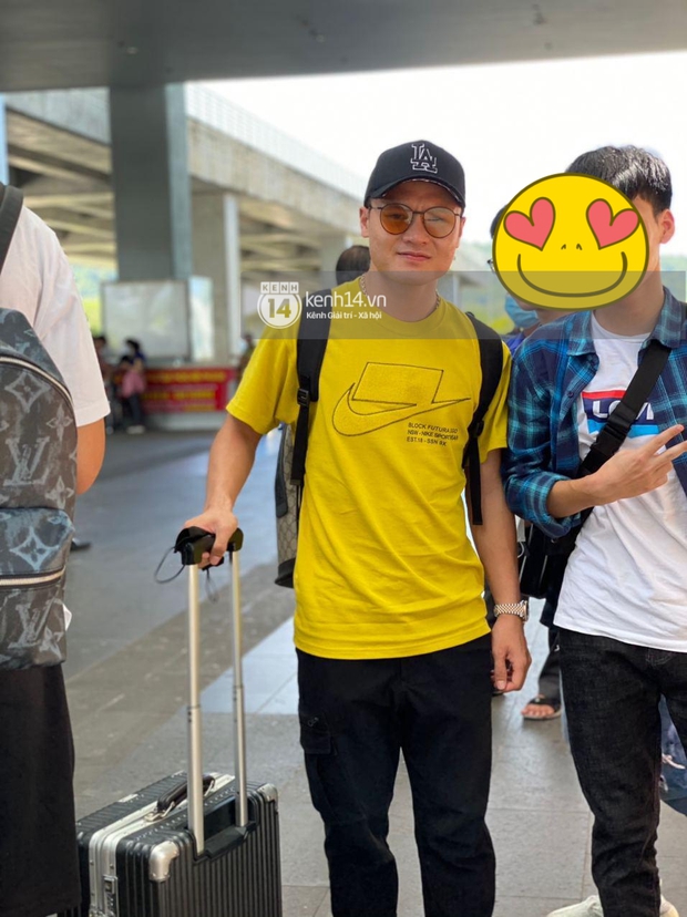 Quang Hải rạng rỡ sau scandal bị cắm sừng, đã cùng đồng đội ở Phú Quốc ăn cưới Công Phượng - Ảnh 1. Quang Hải rạng rỡ sau scandal bị cắm sừng, đã cùng đồng đội ở Phú Quốc ăn cưới Công Phượng - Ảnh 1.