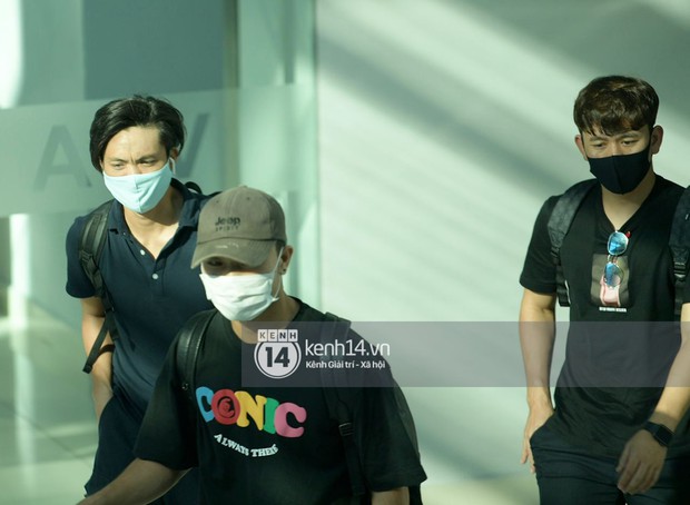 Visual cực gắt của chú rể Công Phượng và dàn khách mời toàn cầu thủ hot trong loạt ảnh chụp vội - Ảnh 1.