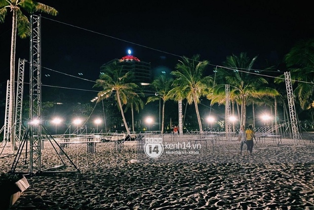 Hé lộ hình ảnh đầu tiên địa điểm diễn ra siêu đám cưới của Công Phượng ở Phú Quốc: Bãi biển resort hạng sang, ekip set up ngay trong đêm - Ảnh 7.