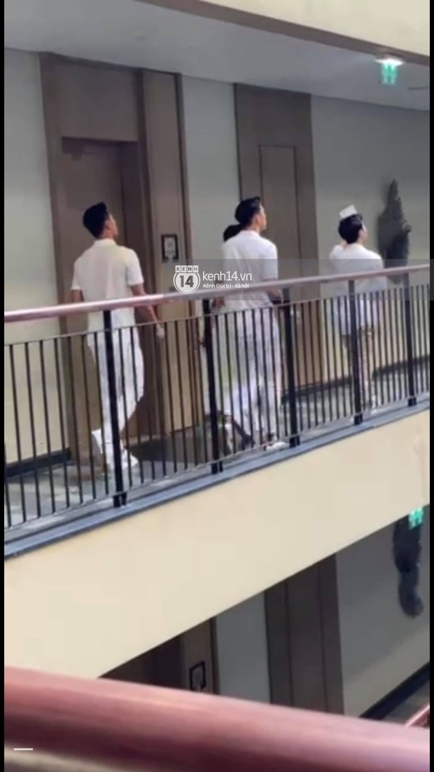 Hội bạn thân Công Phượng và dàn khách mời lên đồ tông trắng chuẩn dresscode, nhìn từ xa mà đẹp như tranh! - Ảnh 3. Hội bạn thân Công Phượng và dàn khách mời lên đồ tông trắng chuẩn dresscode, nhìn từ xa mà đẹp như tranh! - Ảnh 3.