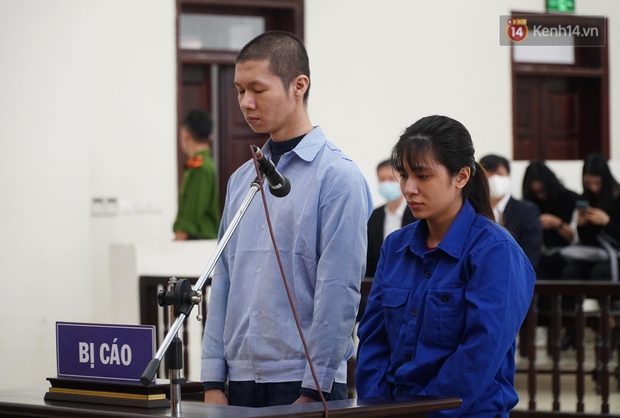 Xét xử vụ bé 3 tuổi bị mẹ ruột và bố dượng đánh đến tử vong: 2 bị cáo bật khóc, thay đổi lời khai, không thừa nhận bạo hành con - Ảnh 7. Xét xử vụ bé 3 tuổi bị mẹ ruột và bố dượng đánh đến tử vong: 2 bị cáo bật khóc, thay đổi lời khai, không thừa nhận bạo hành con - Ảnh 7.