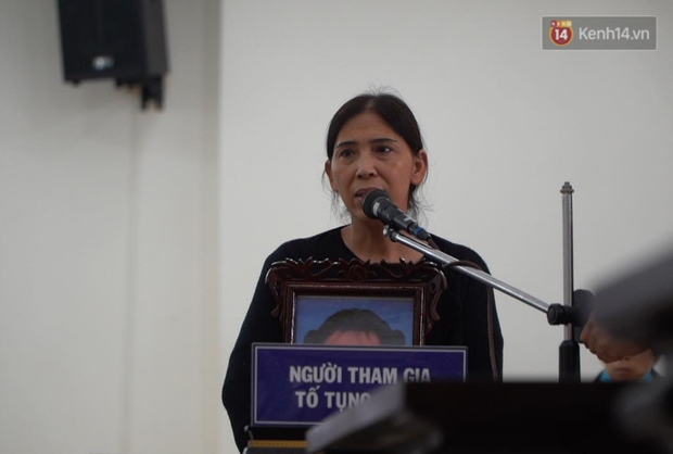 Xét xử vụ bé 3 tuổi bị mẹ ruột và bố dượng đánh đến tử vong: 2 bị cáo bật khóc, thay đổi lời khai, không thừa nhận bạo hành con - Ảnh 8. Xét xử vụ bé 3 tuổi bị mẹ ruột và bố dượng đánh đến tử vong: 2 bị cáo bật khóc, thay đổi lời khai, không thừa nhận bạo hành con - Ảnh 8.