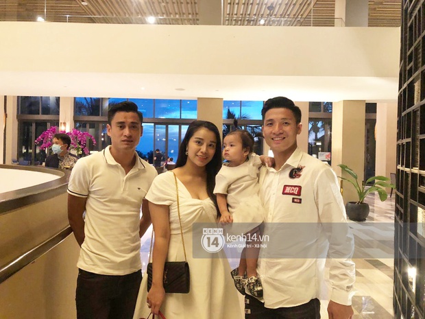 Vợ chồng Tư Dũng đi Phú Quốc ăn cưới sớm nhất nhưng bỗng mất tăm trong ảnh tiệc: Chuyện gì vậy? - Ảnh 3. Vợ chồng Tư Dũng đi Phú Quốc ăn cưới sớm nhất nhưng bỗng mất tăm trong ảnh tiệc: Chuyện gì vậy? - Ảnh 3.