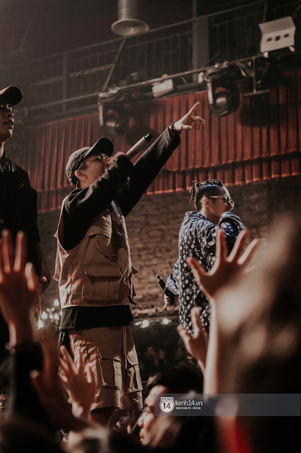 Nguyên team SpaceSpeakers dạt sang hết, nhường sân khấu cho dàn gà cưng Binz tạo nên đêm liveshow chơi hệ Hip-hop quá dữ! - Ảnh 9. Nguyên team SpaceSpeakers dạt sang hết, nhường sân khấu cho dàn gà cưng Binz tạo nên đêm liveshow chơi hệ Hip-hop quá dữ! - Ảnh 9.