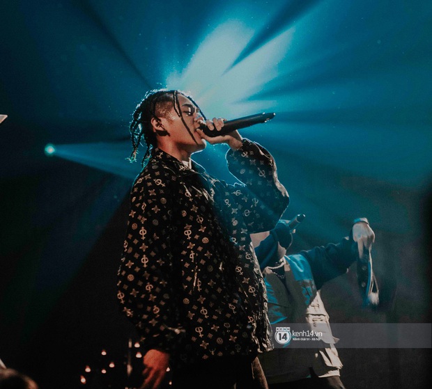 Nguyên team SpaceSpeakers dạt sang hết, nhường sân khấu cho dàn gà cưng Binz tạo nên đêm liveshow chơi hệ Hip-hop quá dữ! - Ảnh 12. Nguyên team SpaceSpeakers dạt sang hết, nhường sân khấu cho dàn gà cưng Binz tạo nên đêm liveshow chơi hệ Hip-hop quá dữ! - Ảnh 12.