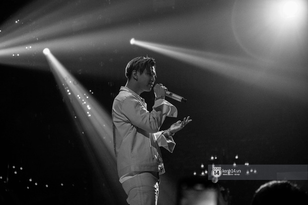 Nguyên team SpaceSpeakers dạt sang hết, nhường sân khấu cho dàn gà cưng Binz tạo nên đêm liveshow chơi hệ Hip-hop quá dữ! - Ảnh 16. Nguyên team SpaceSpeakers dạt sang hết, nhường sân khấu cho dàn gà cưng Binz tạo nên đêm liveshow chơi hệ Hip-hop quá dữ! - Ảnh 16.