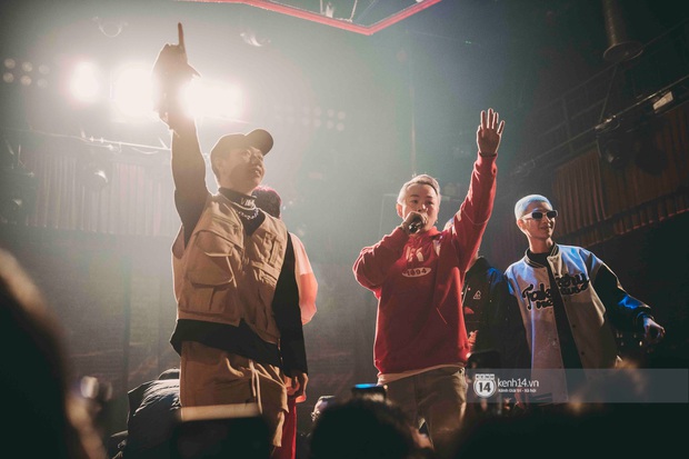 Nguyên team SpaceSpeakers dạt sang hết, nhường sân khấu cho dàn gà cưng Binz tạo nên đêm liveshow chơi hệ Hip-hop quá dữ! - Ảnh 19. Nguyên team SpaceSpeakers dạt sang hết, nhường sân khấu cho dàn gà cưng Binz tạo nên đêm liveshow chơi hệ Hip-hop quá dữ! - Ảnh 19.
