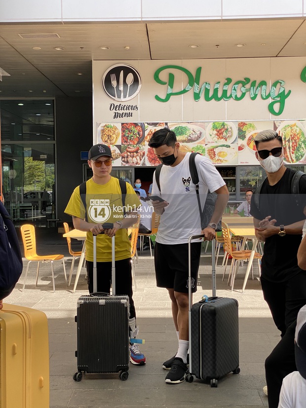 Visual cực gắt của chú rể Công Phượng và dàn khách mời toàn cầu thủ hot trong loạt ảnh chụp vội - Ảnh 13.