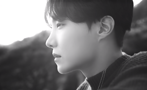 Teaser MV thứ 2 của BTS toàn ảnh đen trắng khác hẳn teaser 1, nhưng sao cả nhóm nhìn buồn thế này? - Ảnh 4. Teaser MV thứ 2 của BTS toàn ảnh đen trắng khác hẳn teaser 1, nhưng sao cả nhóm nhìn buồn thế này? - Ảnh 4.