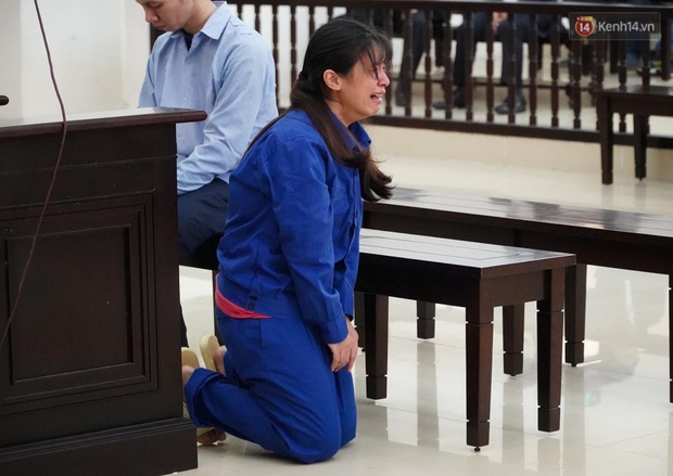Trước khi tố cáo mẹ đánh đập và xâm hại cháu ngoại, nữ bị cáo bạo hành con gái 3 tuổi từng gửi thư: Con luôn dõi theo tâm trạng mẹ, quan tâm mẹ và yêu mẹ vô cùng - Ảnh 1. Trước khi tố cáo mẹ đánh đập và xâm hại cháu ngoại, nữ bị cáo bạo hành con gái 3 tuổi từng gửi thư: Con luôn dõi theo tâm trạng mẹ, quan tâm mẹ và yêu mẹ vô cùng - Ảnh 1.