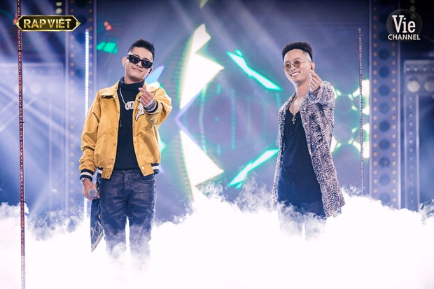 Sân khấu kết hợp giám khảo Rap Việt: Dàn sao quá trưng trổ, thí sinh càng dễ bay màu - Ảnh 6. Sân khấu kết hợp giám khảo Rap Việt: Dàn sao quá trưng trổ, thí sinh càng dễ bay màu - Ảnh 6.