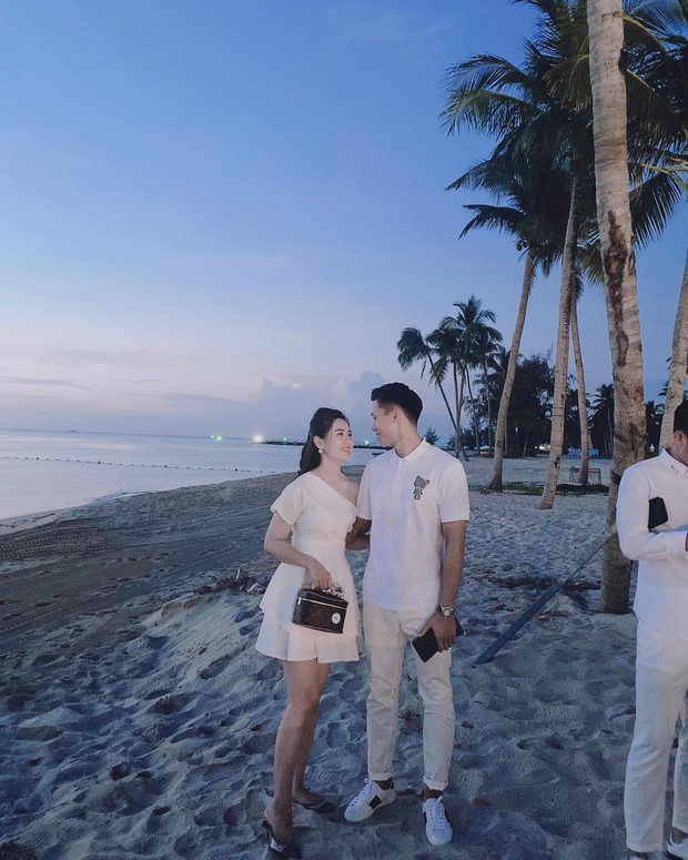 Couple giật giải đẹp đôi trong đám cưới Công Phượng, có con rồi mà còn rủ nhau phát cẩu lương nặng đô quá - Ảnh 1. Couple giật giải đẹp đôi trong đám cưới Công Phượng, có con rồi mà còn rủ nhau phát cẩu lương nặng đô quá - Ảnh 1.