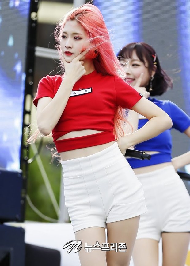 Chuyển từ idol Kpop thành diễn viên phim 18+, mỹ nhân 20 tuổi độ thu nhập từ bèo bọt lên đến... cả chục tỷ - Ảnh 2. Chuyển từ idol Kpop thành diễn viên phim 18+, mỹ nhân 20 tuổi độ thu nhập từ bèo bọt lên đến... cả chục tỷ - Ảnh 2.