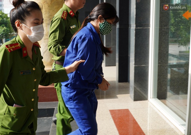 Tuyên án tử hình với bố dượng, tù chung thân với mẹ đẻ vụ bạo hành bé gái 3 tuổi tử vong - Ảnh 4. Tuyên án tử hình với bố dượng, tù chung thân với mẹ đẻ vụ bạo hành bé gái 3 tuổi tử vong - Ảnh 4.