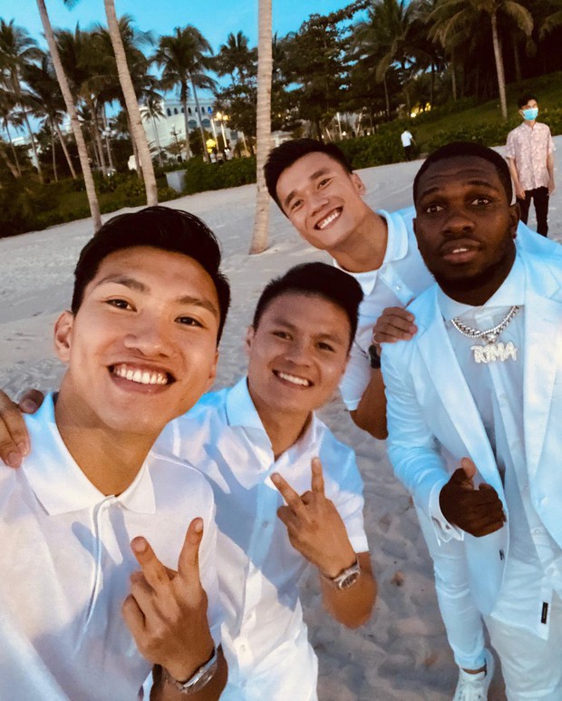 Hội khách mời nam thần xả vai hậu đám cưới Công Phượng, tầm này Instagram của ai người đó đẹp - Ảnh 1. Hội khách mời nam thần xả vai hậu đám cưới Công Phượng, tầm này Instagram của ai người đó đẹp - Ảnh 1.