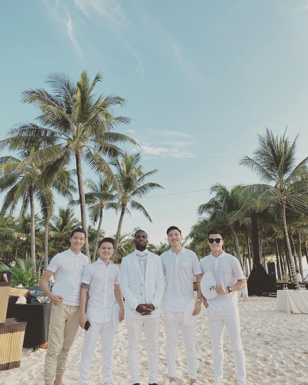 Hội khách mời nam thần xả vai hậu đám cưới Công Phượng, tầm này Instagram của ai người đó đẹp - Ảnh 3. Hội khách mời nam thần xả vai hậu đám cưới Công Phượng, tầm này Instagram của ai người đó đẹp - Ảnh 3.