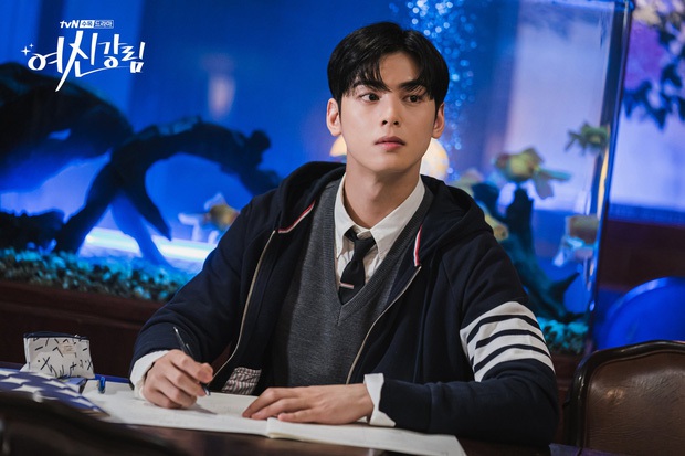 Cha Eun Woo tiết lộ lý do hốt vai True Beauty: Mấy anh em ASTRO kháo nhau nam chính webtoon giống tui lắm! - Ảnh 4.