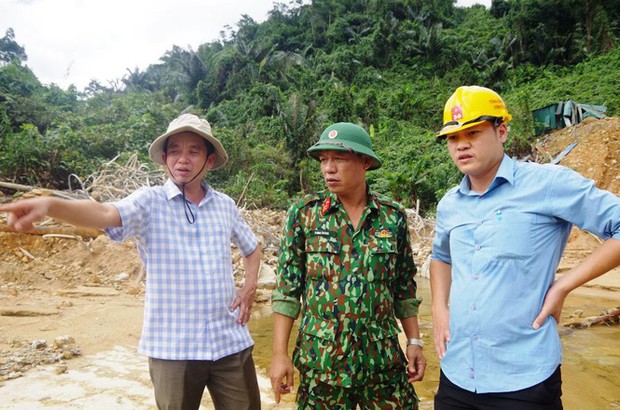 Cận cảnh những khối bê tông khủng nghi vùi lấp nạn nhân mất tích ở Rào Trăng 3 - Ảnh 2. Cận cảnh những khối bê tông khủng nghi vùi lấp nạn nhân mất tích ở Rào Trăng 3 - Ảnh 2.