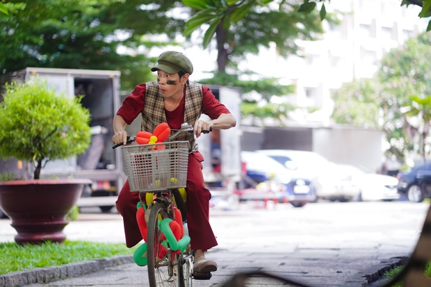 Sau Tiệc Trăng Máu, Thái Hòa bất ngờ nhập viện tâm thần, hứng lên là phá phách ở Người Cần Quên Phải Nhớ - Ảnh 1.