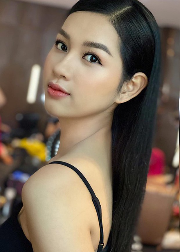 Thí sinh lật mặt nhanh nhất chung kết Hoa hậu Việt Nam 2020: Vừa nở nụ cười công nghiệp đã quay ngoắt 180 độ? - Ảnh 3. Thí sinh lật mặt nhanh nhất chung kết Hoa hậu Việt Nam 2020: Vừa nở nụ cười công nghiệp đã quay ngoắt 180 độ? - Ảnh 3.