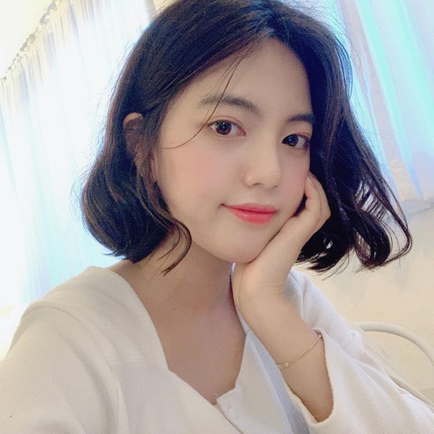 Dành vài năm thử bao quy trình skincare, nàng BTV ngộ ra làn da đẹp nhất là khi chỉ chăm sóc 5 bước - Ảnh 3.