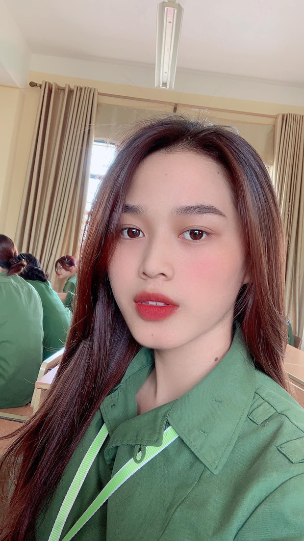 Hoa hậu Đỗ Hà xin nghỉ học tạm thời để đi thi, là thành viên CLB đẹp nhất NEU - Ảnh 2.