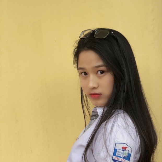 Hành trình nhan sắc thay đổi chóng mặt của Hoa hậu Đỗ Thị Hà từ cấp 1 cho đến lúc lên Đại học - Ảnh 3. Hành trình nhan sắc thay đổi chóng mặt của Hoa hậu Đỗ Thị Hà từ cấp 1 cho đến lúc lên Đại học - Ảnh 3.