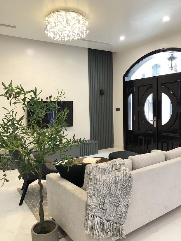 Chán nhà mặt đường bụi bặm, vợ chồng trẻ tậu Vinhomes, ai ngắm cũng khen vừa đẹp vừa sang - Ảnh 3. Chán nhà mặt đường bụi bặm, vợ chồng trẻ tậu Vinhomes, ai ngắm cũng khen vừa đẹp vừa sang - Ảnh 3.
