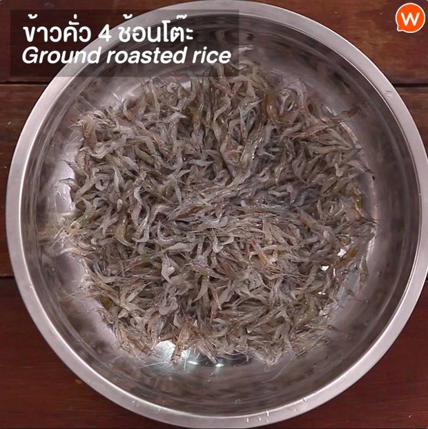 Cận cảnh món ăn sống còn nhảy tanh tách, nhìn vào ai cũng muốn bỏ chạy ở Thái Lan - Ảnh 4. Cận cảnh món ăn sống còn nhảy tanh tách, nhìn vào ai cũng muốn bỏ chạy ở Thái Lan - Ảnh 4.