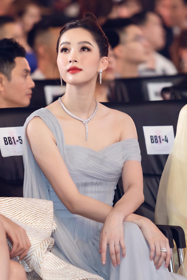 Dang Thu Thao caused a fever with a series of photos returned in the final of Miss Vietnam 2020, how did all the Vbiz stars admire?  Photo 5.