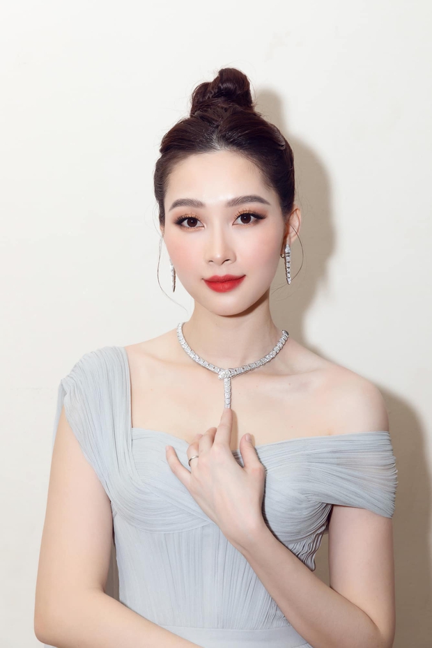 Dang Thu Thao caused a fever with a series of photos returned in the final of Miss Vietnam 2020, how did the stars of Vbiz admire?  - Photo 2.