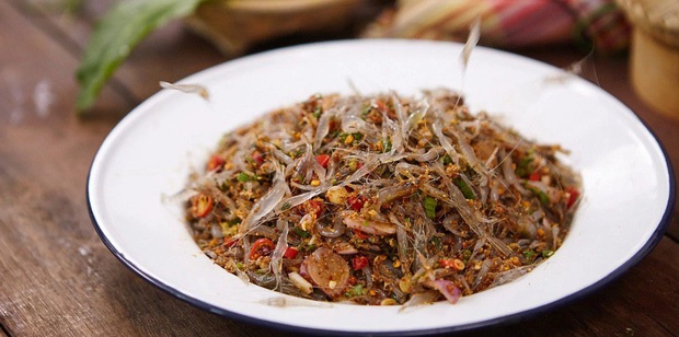 Cận cảnh món ăn sống còn nhảy tanh tách, nhìn vào ai cũng muốn bỏ chạy ở Thái Lan - Ảnh 3. Cận cảnh món ăn sống còn nhảy tanh tách, nhìn vào ai cũng muốn bỏ chạy ở Thái Lan - Ảnh 3.