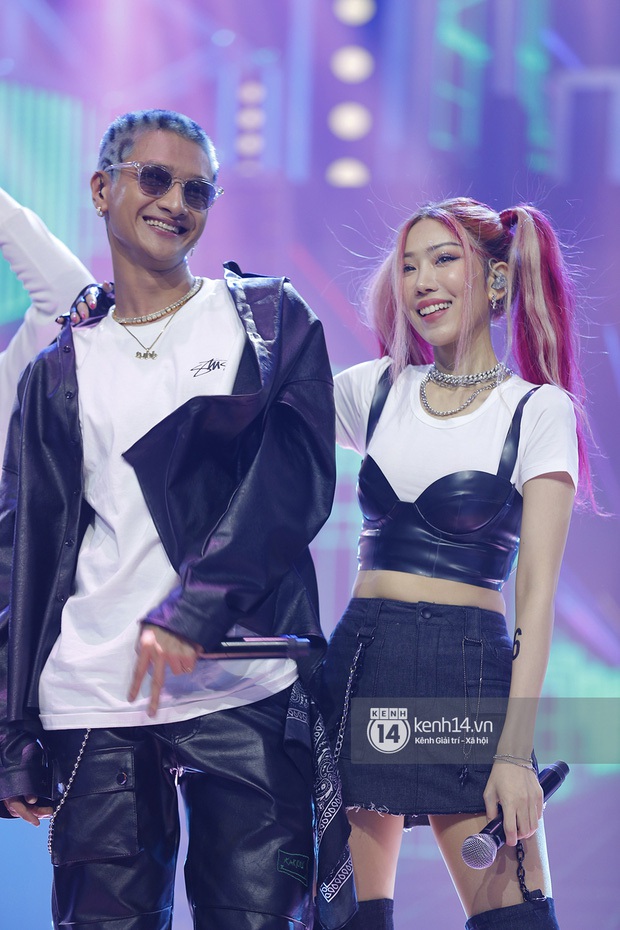 Trấn Thành và những lần gây tranh cãi ở Rap Việt: Thành Cry, thiên vị thí sinh, phát ngôn về nữ quyền khiến Suboi phản bác - Ảnh 10. Trấn Thành và những lần gây tranh cãi ở Rap Việt: Thành Cry, thiên vị thí sinh, phát ngôn về nữ quyền khiến Suboi phản bác - Ảnh 10.