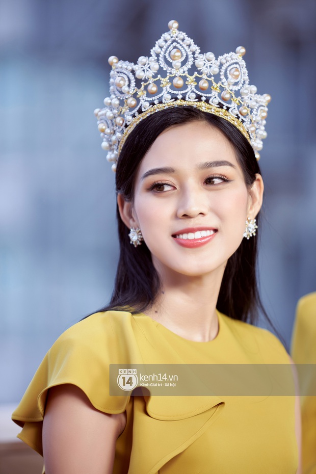 Độc quyền: Cận cảnh phòng riêng và loạt bằng khen của Hoa hậu Việt Nam Đỗ Thị Hà trong cơ ngơi rộng hàng trăm m2 ở Thanh Hoá - Ảnh 25.