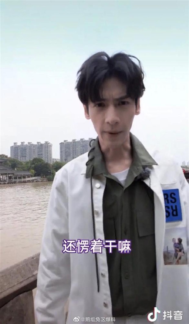 Tìm ra bức ảnh thẻ hoàn hảo nhất Cbiz: Mỹ nam Hương Mật visual 10 năm trước cực phẩm, giờ lại đi xuống đến xót xa - Ảnh 5.