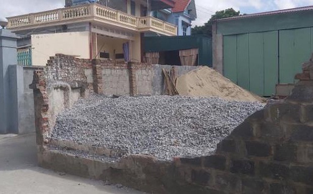 Thái Bình: Trên đường đi học về, học sinh lớp 6 bất ngờ bị tường bao đổ sập đè tử vong thương tâm - Ảnh 1. Thái Bình: Trên đường đi học về, học sinh lớp 6 bất ngờ bị tường bao đổ sập đè tử vong thương tâm - Ảnh 1.