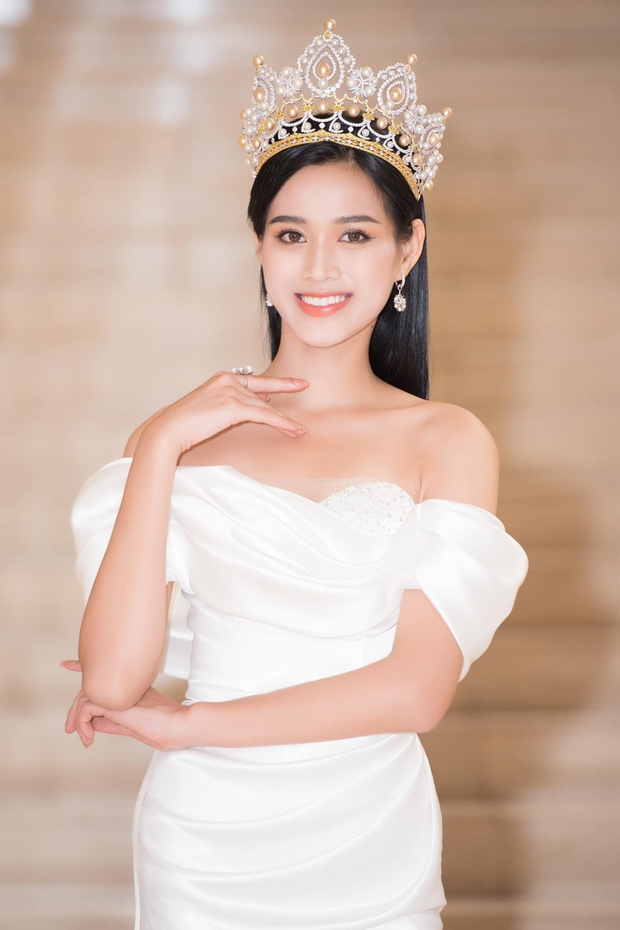 Đỗ Thị Hà khi tham gia chương trình hẹn hò cách đây 9 tháng: Nhan sắc rạng ngời dự báo về 1 Hoa hậu tương lai - Ảnh 11. Đỗ Thị Hà khi tham gia chương trình hẹn hò cách đây 9 tháng: Nhan sắc rạng ngời dự báo về 1 Hoa hậu tương lai - Ảnh 11.