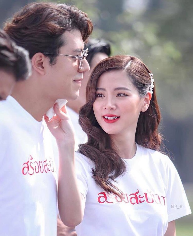 Cặp đôi Friend Zone vừa tái hợp đã gây bão: 2 cực phẩm visual Baifern và Nine hội tụ, nàng còn chăm chàng lộ liễu thế này nữa! - Ảnh 2. Cặp đôi Friend Zone vừa tái hợp đã gây bão: 2 cực phẩm visual Baifern và Nine hội tụ, nàng còn chăm chàng lộ liễu thế này nữa! - Ảnh 2.